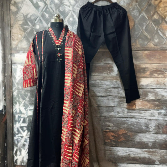Black & Red Cotton Salwar Suit with Mirror Work – Threads & Twirls