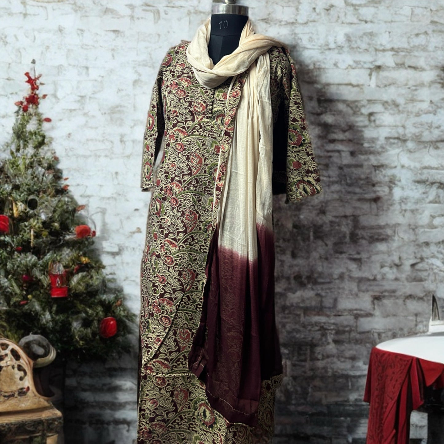 Lightweight Cotton Salwar Suit with Dual Tone Dupatta & Pant | V-Neck | 3/4 Sleeves β Threads & Twirls