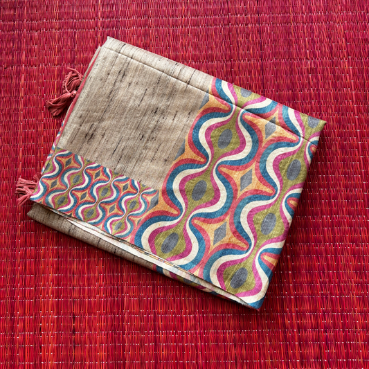 Beige Ghicha Silk Saree with Pink Curve Design Pallu & Blouse | Mriksha Sarees