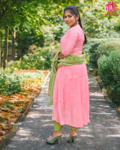 Pink Mul Chanderi Kurta Set with Green Pant and Dupatta | Threads & Twirls