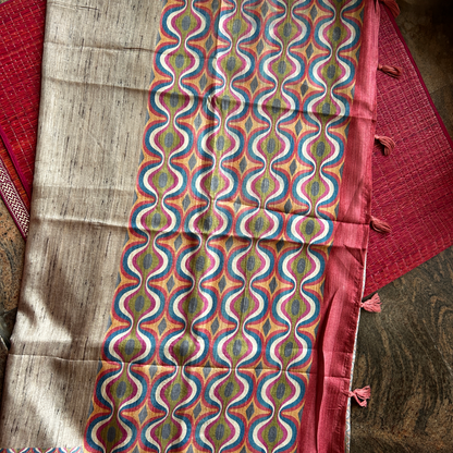 Beige Ghicha Silk Saree with Pink Curve Design Pallu & Blouse | Mriksha Sarees